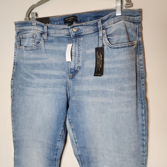 Banana Republic 18 Tall Bootcut Jeans Stretch Denim Lightwash Plus Size 34T NWT - Picture 4 of 15
